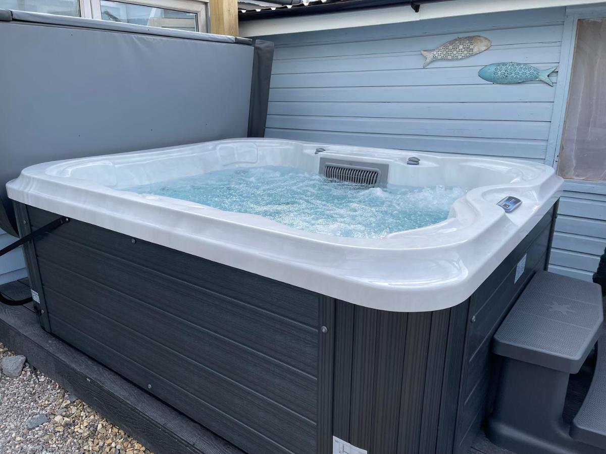 Dog Friendly Cottage 2 Mins To Beach With Hot Tub And Zappi Ev Lessingham Bagian luar foto